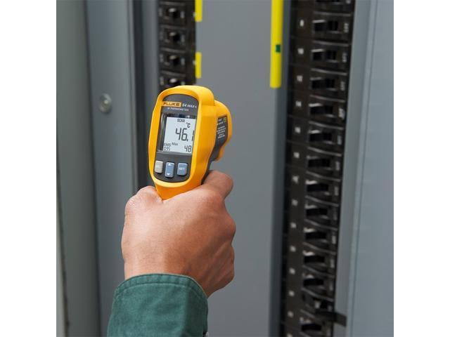 64 Max Fluke Thermometer Y9522