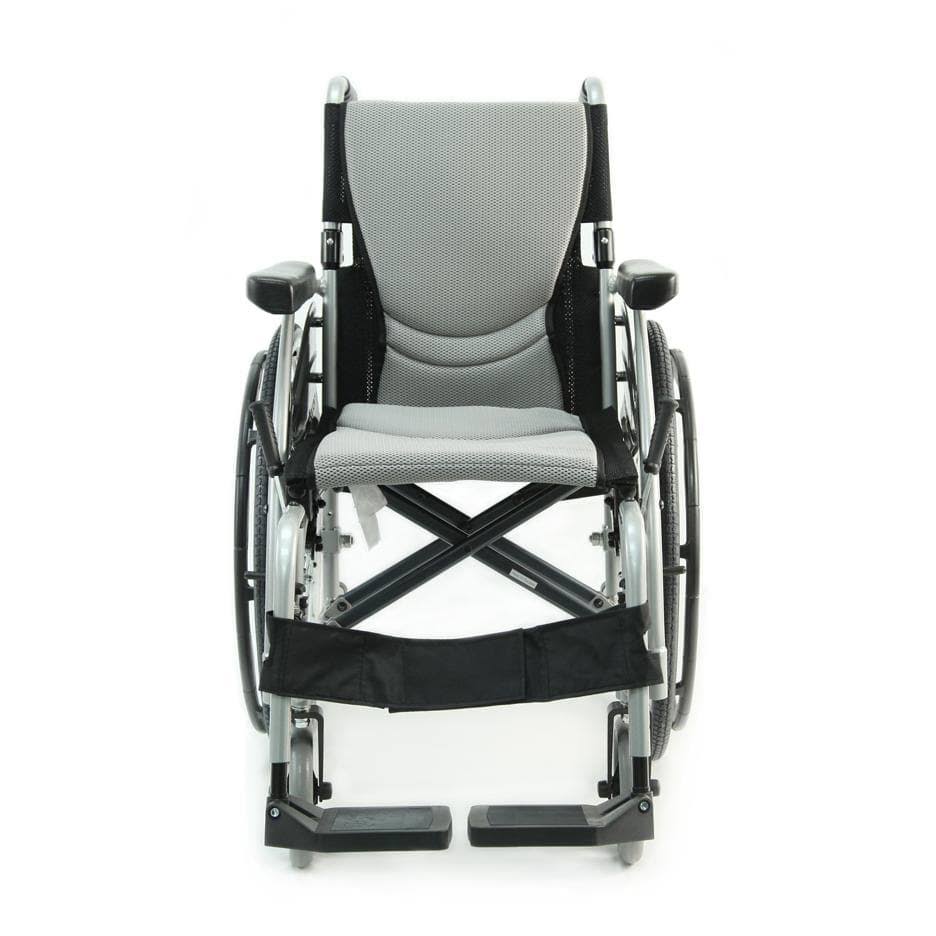 Lightweight Ergonomic Wheelchair with Silver Seat O679217