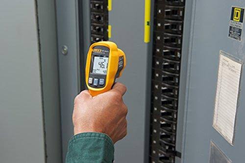 64 Max Fluke Thermometer Y9522