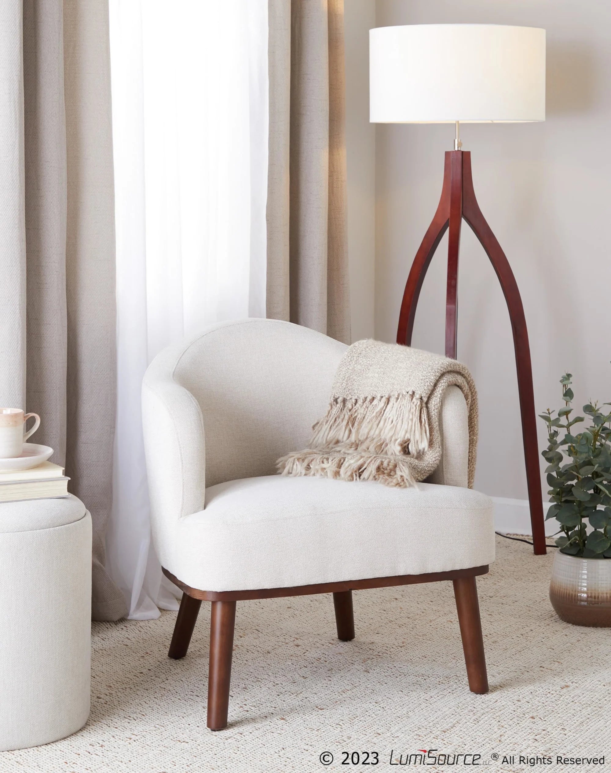 Mid-Century Modern Accent Chair in Walnut Wood and Cream Fabric Y4610