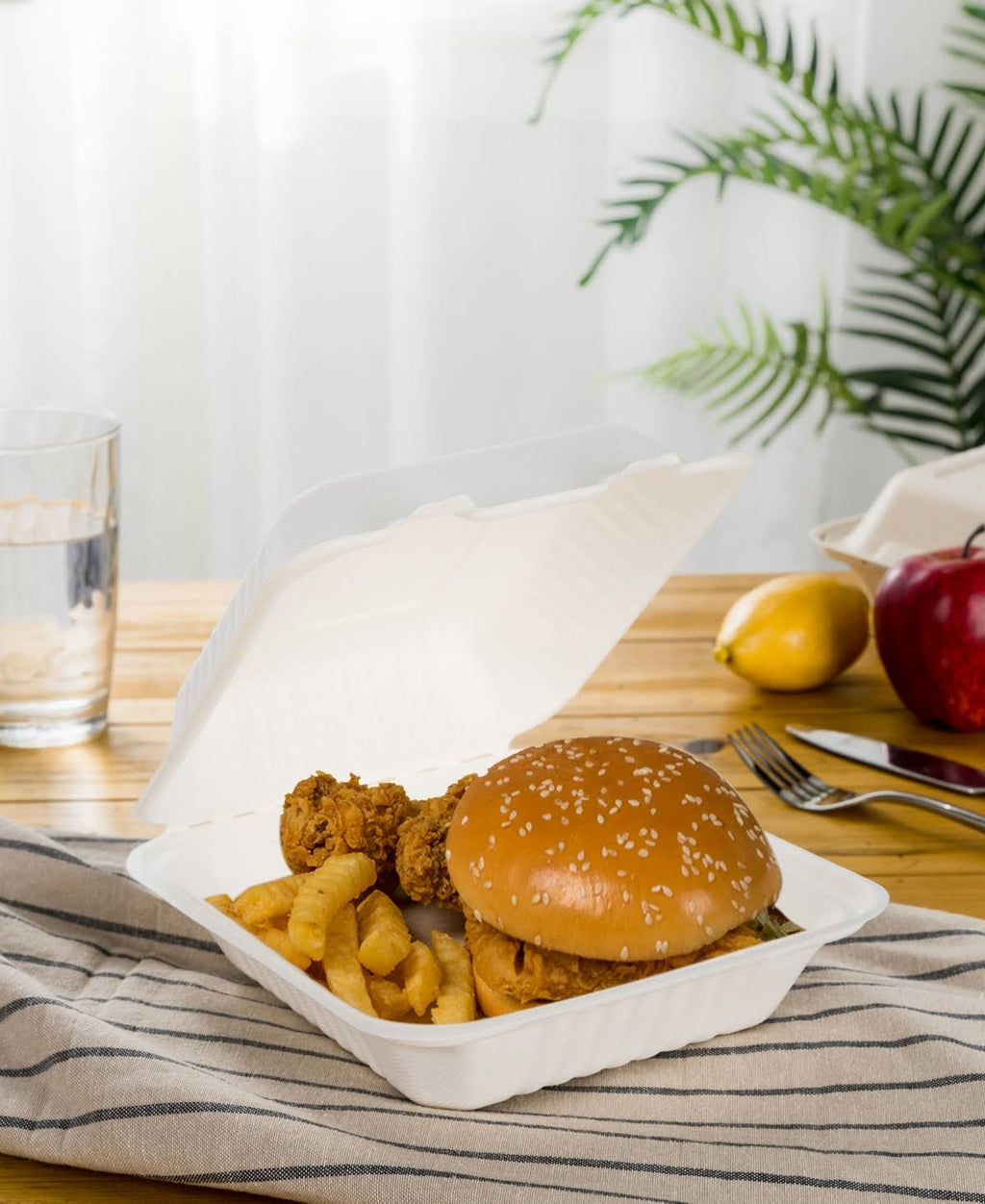 8 in. White Sugarcane Clamshell Containers (300 Pack) R98795